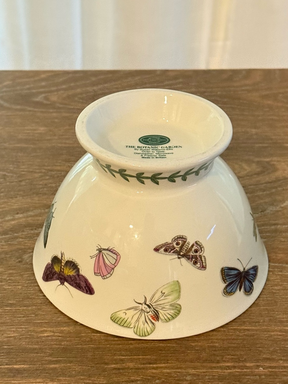 Portmeirion Butterfly-Patterned White and Green Pedestal Bowl - Picture 2 of 6